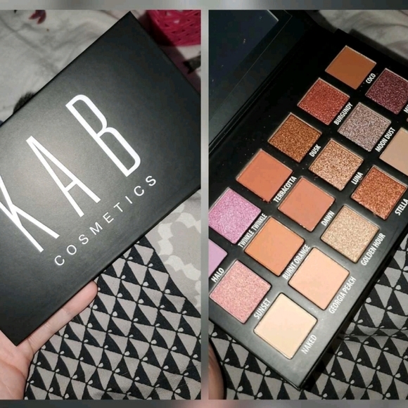 KAB Cosmetics Eyeshadow Pallet - Picture 1 of 1